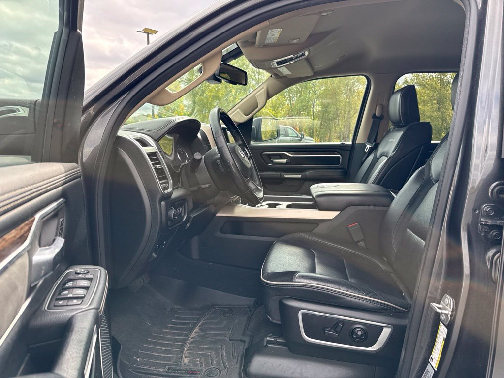 Used 2019 RAM 1500 Laramie AWD/4WD image 9