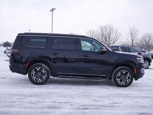 Used 2024 Jeep Wagoneer Series III image 8