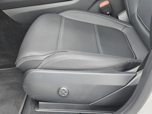 Certified 2025 Mercedes-Benz GLC 300 4MATIC image 18
