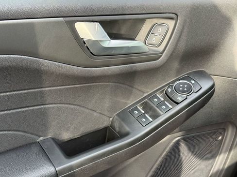 New 2026 Ford Escape SE image 11