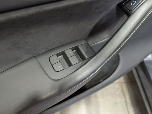 Used 2024 Tesla Model Y Long Range AWD/4WD image 13