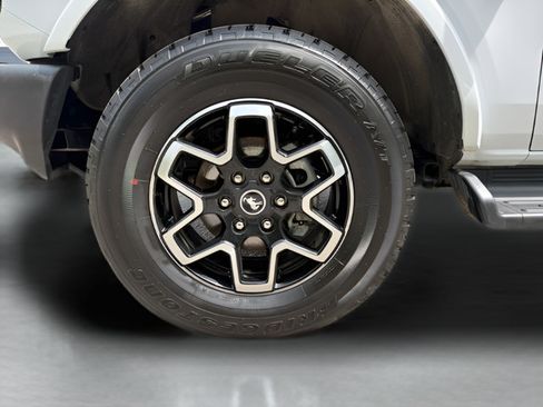 Used 2025 Ford Bronco Outer Banks AWD/4WD image 21