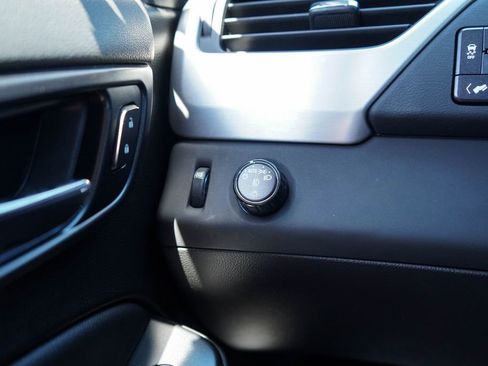 Used 2020 GMC Yukon SLT w/ Premium Edition RWD image 29