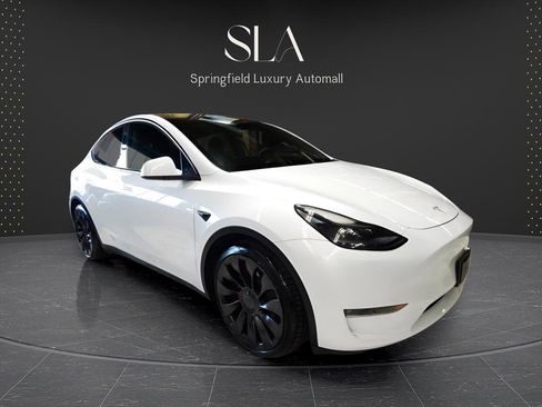 Used 2023 Tesla Model Y Long Range image 2