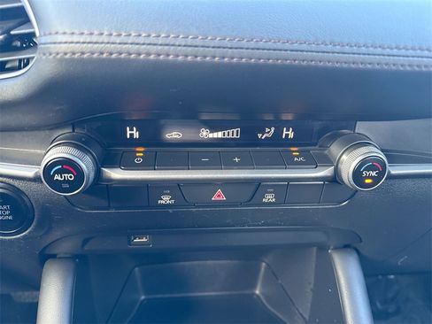 Used 2021 MAZDA MAZDA3 s image 16
