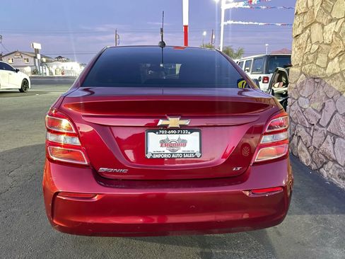 Used 2017 Chevrolet Sonic LT w/ Convenience Package image 7