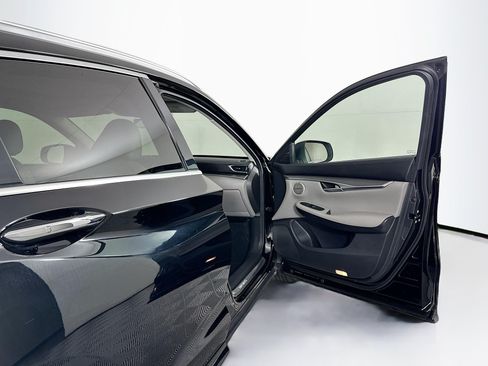 Used 2023 INFINITI QX50 Luxe AWD/4WD image 32