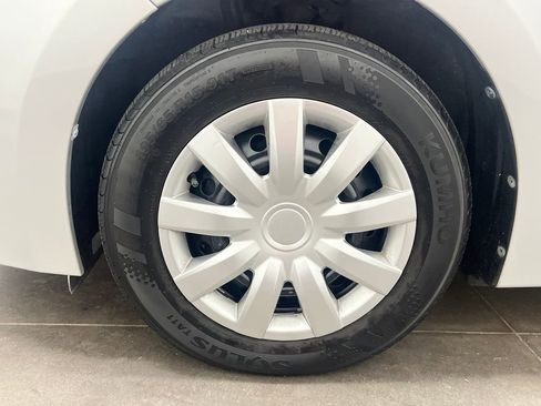 Used 2014 Toyota Corolla L FWD image 29