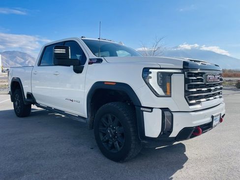 Used 2024 GMC Sierra 2500 AT4 w/ AT4 Premium Plus Package image 7