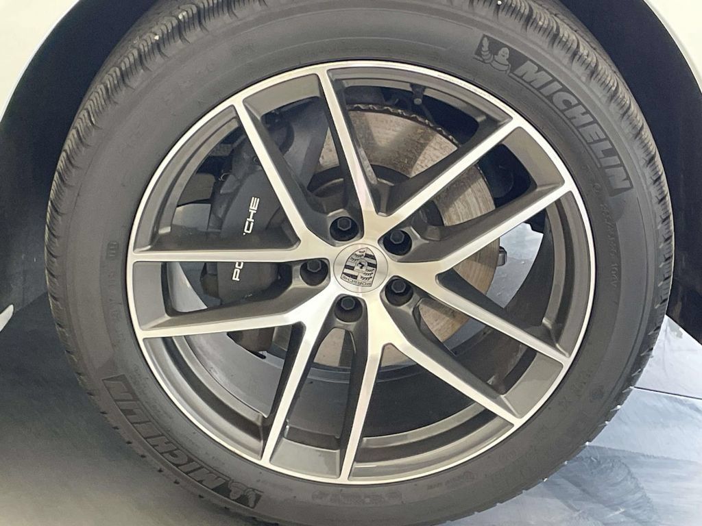 Certified 2026 Porsche Macan AWD/4WD image 14
