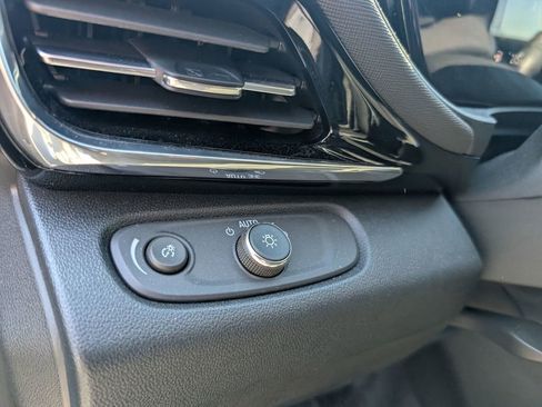 Used 2025 Buick Envista Sport Touring w/ Convenience I Package FWD image 17