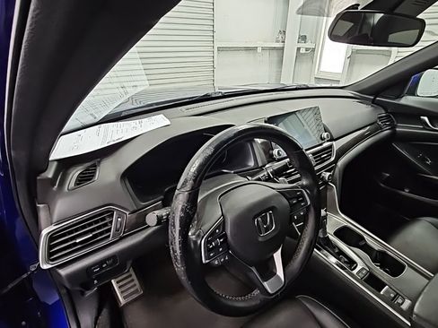 Used 2018 Honda Accord Sport image 12