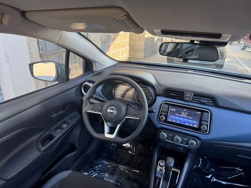Used 2025 Nissan Versa SV image 33