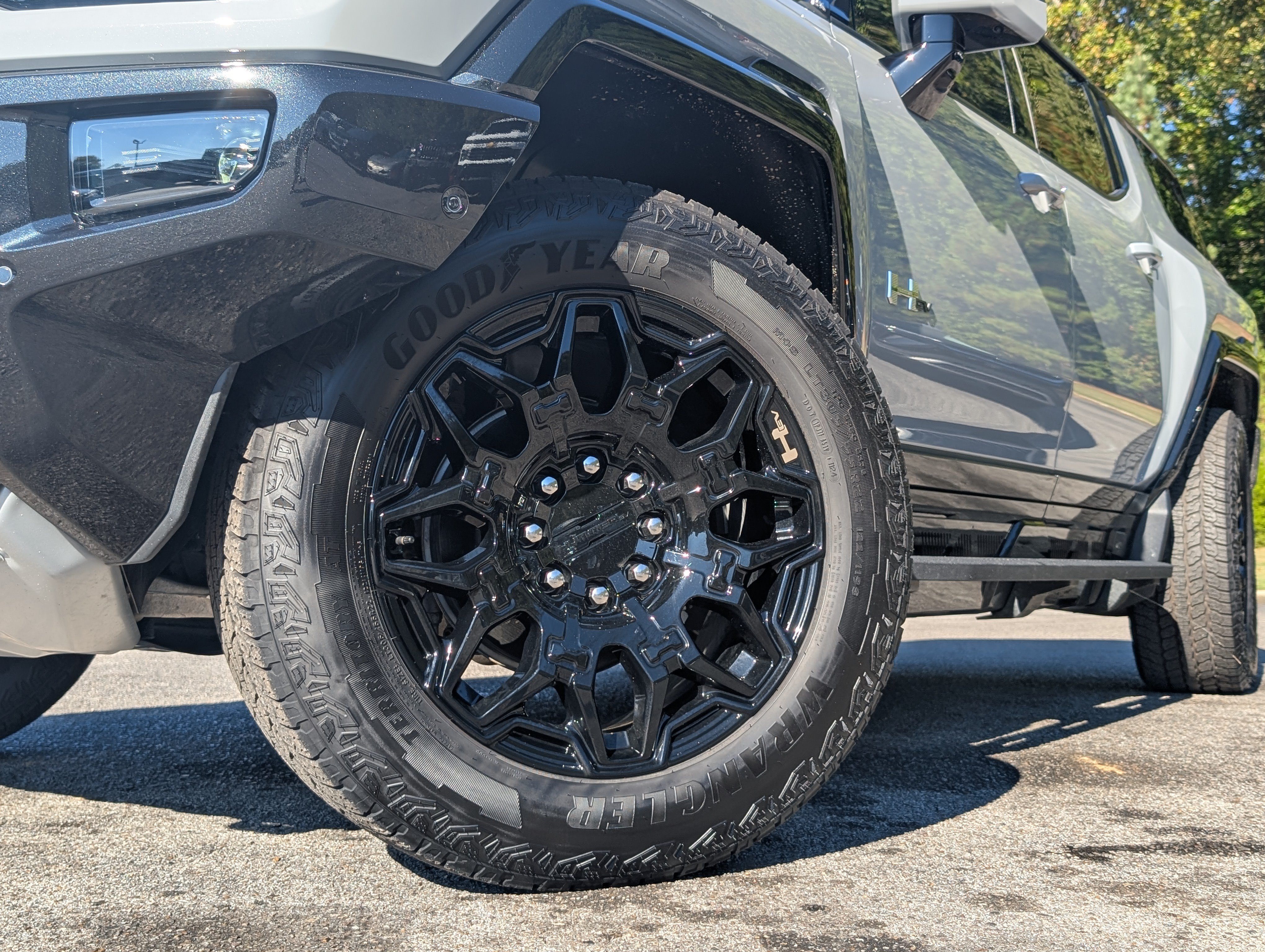 Used 2025 GMC Hummer EV 2X AWD/4WD image 38