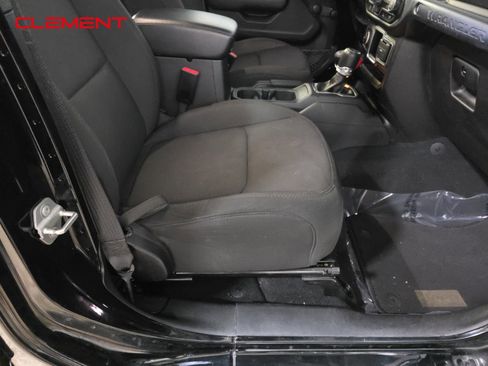 Used 2023 Jeep Wrangler Unlimited Sport AWD/4WD image 27