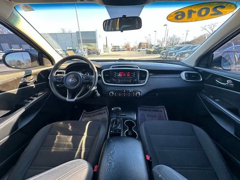 Used 2016 Kia Sorento L image 13