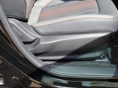 New 2025 Subaru Crosstrek 2.5i Limited w/ Crosstrek Mirror Package image 11