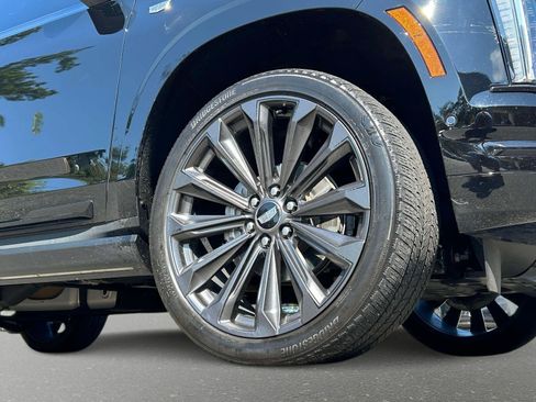 Used 2025 Cadillac Escalade Sport AWD/4WD image 5
