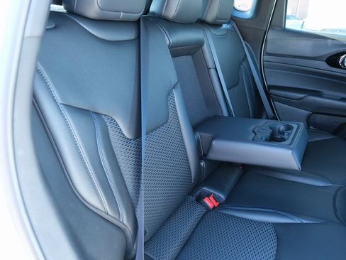 New 2026 Jeep Compass Latitude AWD/4WD image 28