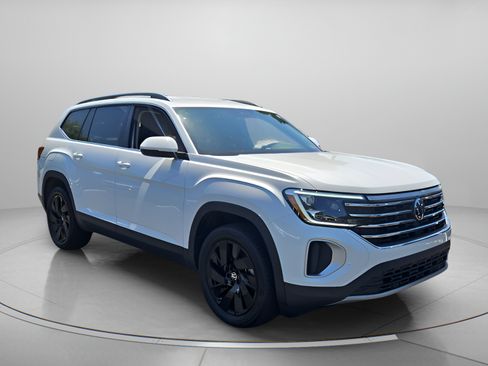 Used 2024 Volkswagen Atlas SE w/ Black Wheel Package FWD image 7