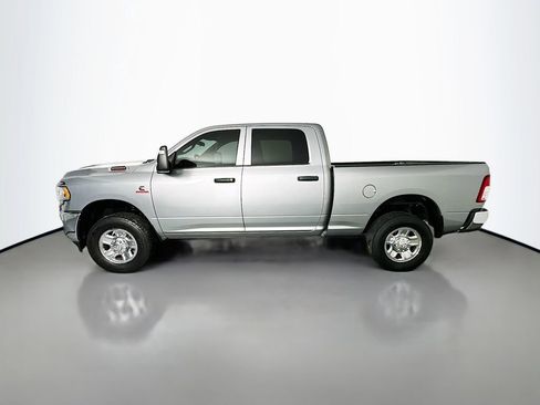 Used 2024 RAM 2500 Tradesman w/ Chrome Appearance Group AWD/4WD image 4