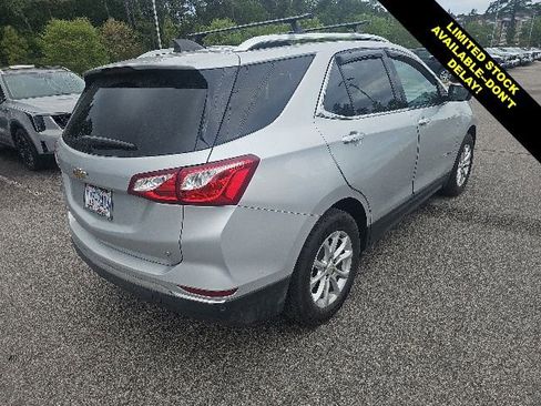 Used 2018 Chevrolet Equinox LT w/ Sun & Infotainment Package FWD image 12