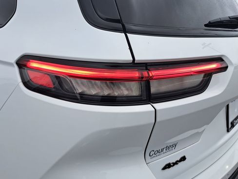 Certified 2024 Jeep Grand Cherokee L Laredo image 37