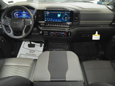 Used 2024 Chevrolet Silverado 2500 ZR2 w/ Technology Package AWD/4WD image 35