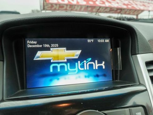 Used 2015 Chevrolet Cruze LT w/ Technology Package image 17