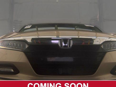 Used 2018 Honda Accord Touring image 3