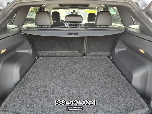 Used 2020 Volkswagen Atlas Cross Sport SEL Premium image 17