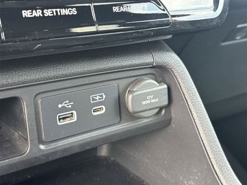 Used 2023 Honda Pilot TrailSport image 24