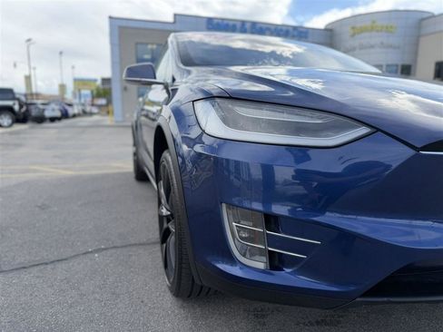 Used 2017 Tesla Model X 75D image 10