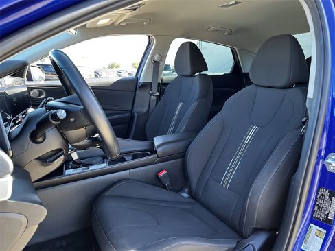 Used 2023 Hyundai Elantra SEL w/ Convenience Package image 22