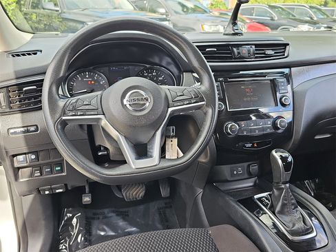Used 2021 Nissan Rogue Sport S image 15