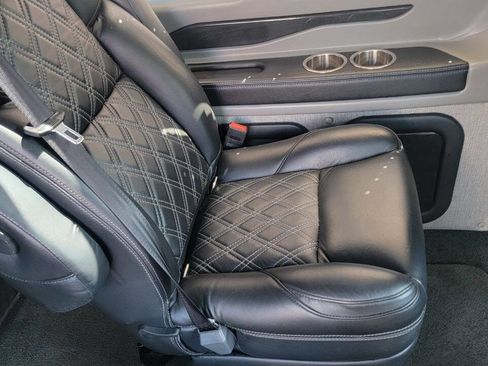 Used 2021 GMC Savana 2500 w/ Enhanced Convenience Package image 22