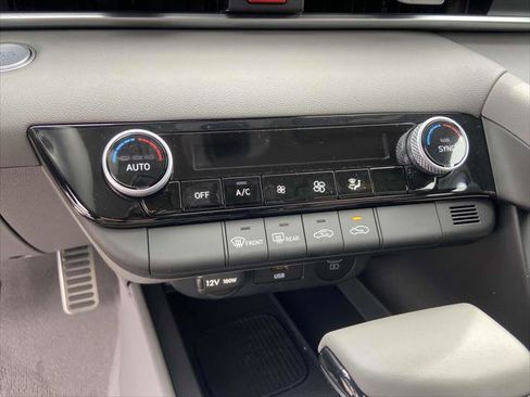 New 2025 Hyundai Elantra Sport image 15