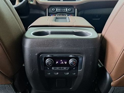 Used 2021 Chevrolet Tahoe High Country w/ Premium Package AWD/4WD image 27