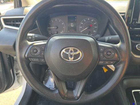Certified 2025 Toyota Corolla LE FWD image 21