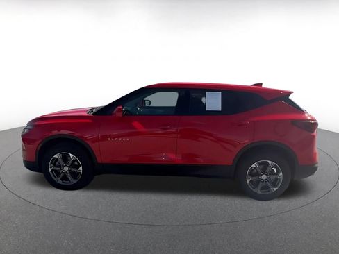 Used 2025 Chevrolet Blazer LT FWD image 4