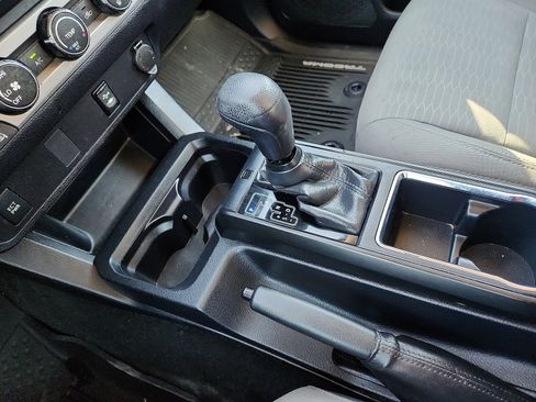 Used 2019 Toyota Tacoma SR image 20