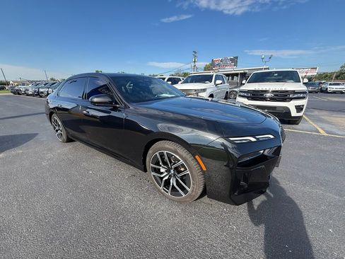 Used 2025 BMW 740i xDrive AWD/4WD image 1