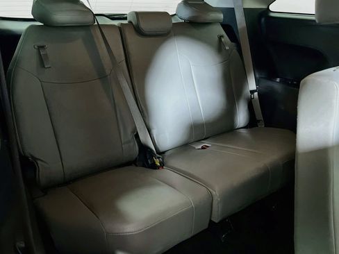 Certified 2025 Toyota Sienna XLE FWD image 23