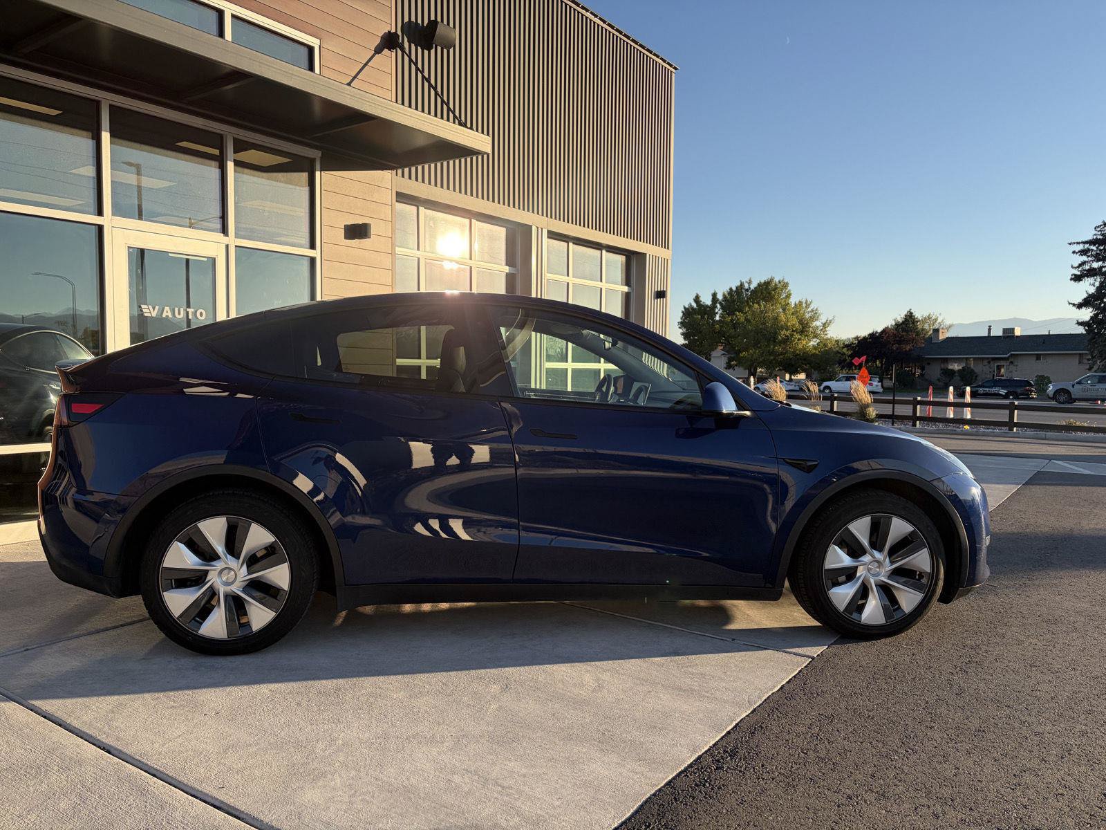 Used 2022 Tesla Model Y Long Range AWD/4WD image 8