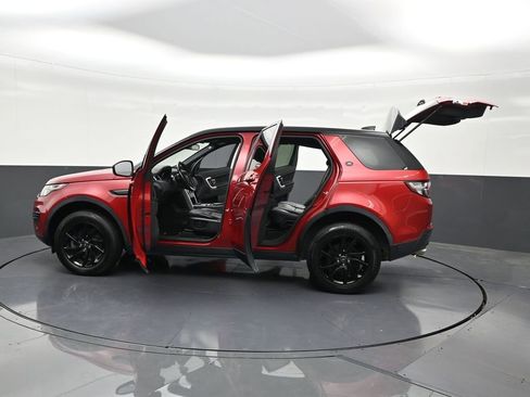 Used 2018 Land Rover Discovery Sport SE image 32