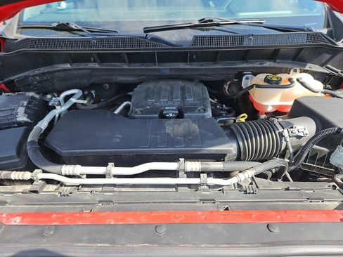 Used 2022 Chevrolet Silverado 1500 LT AWD/4WD image 34