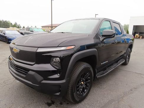 Used 2024 Chevrolet Silverado EV W/T AWD/4WD image 3