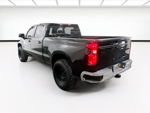 Used 2022 Chevrolet Silverado 1500 LT AWD/4WD image 6