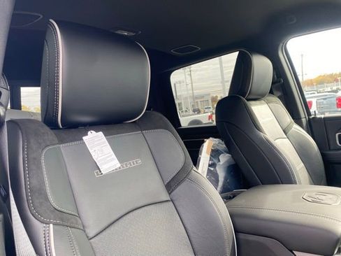New 2026 RAM 3500 Laramie AWD/4WD image 31