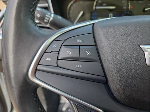 Used 2018 Cadillac XT5 Luxury w/ Driver Awareness Package AWD/4WD image 16